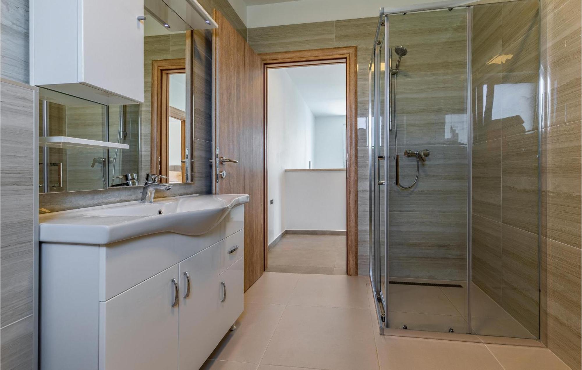 Ferienhaus Gorgeous In With Kitchen